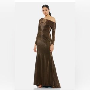 *Altered* Mac Duggal Ieena Off-Shoulder Dress
